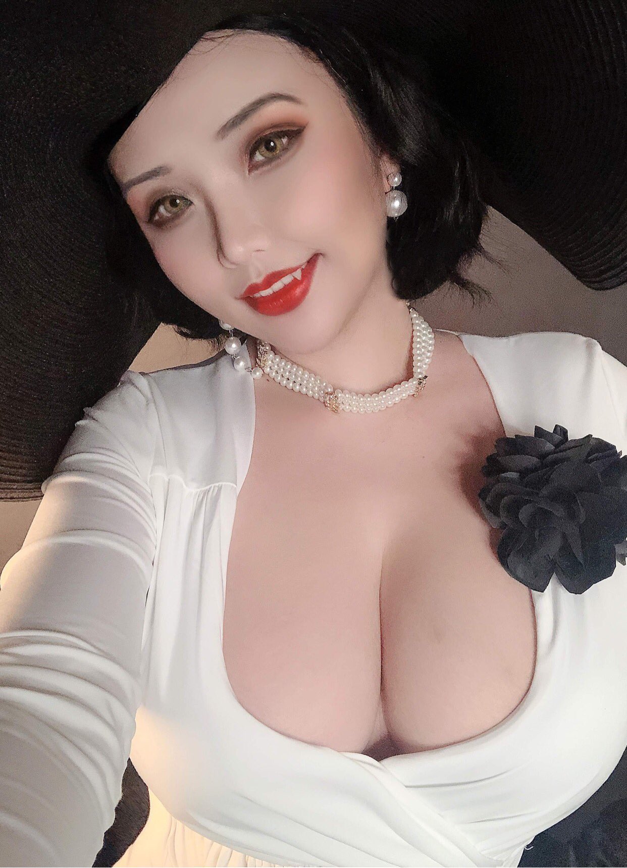 Hana Bunny - Lady Dimitrescu-erohere13.jpg